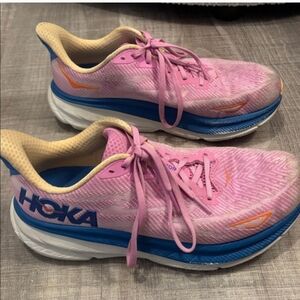 Pink Hoka clifton9 Women's 9.5 running shoes, Used Still Have Some Life Left